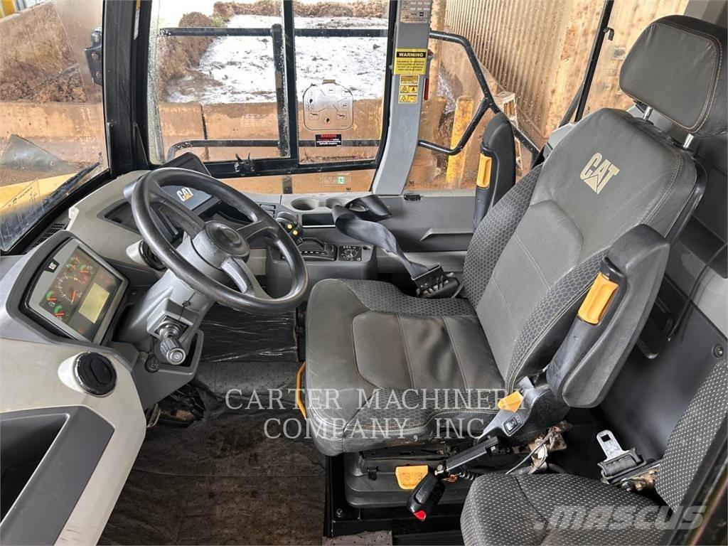 CAT 745 Belden kirma kaya kamyonu