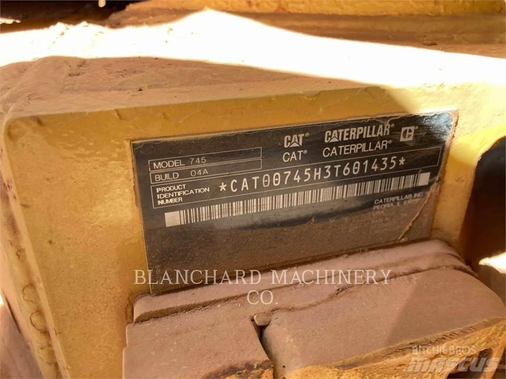 CAT 745 Belden kirma kaya kamyonu