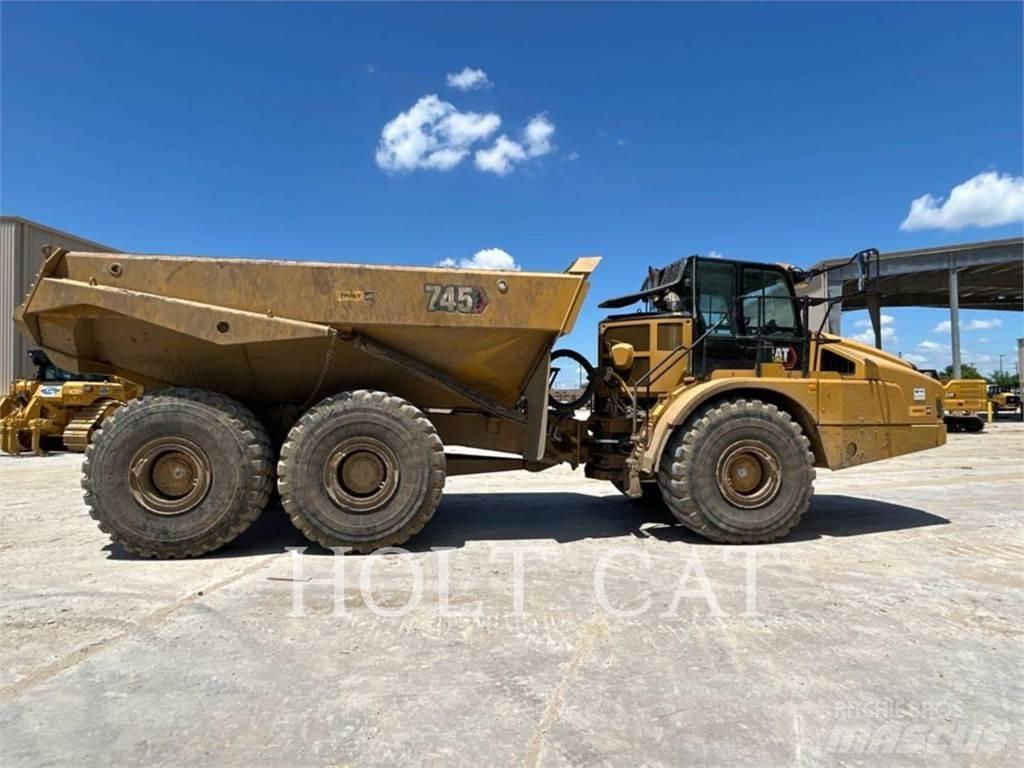 CAT 745 Belden kirma kaya kamyonu