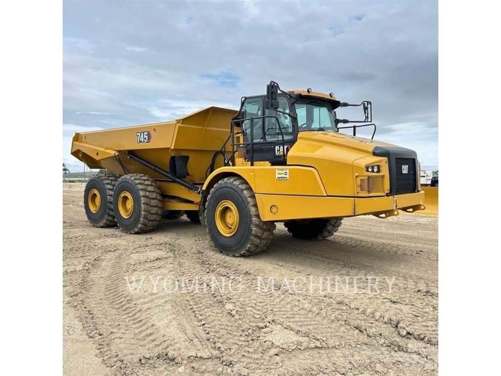CAT 745 Belden kirma kaya kamyonu