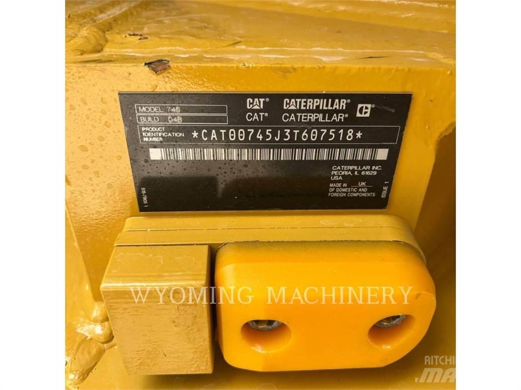 CAT 745 Belden kirma kaya kamyonu