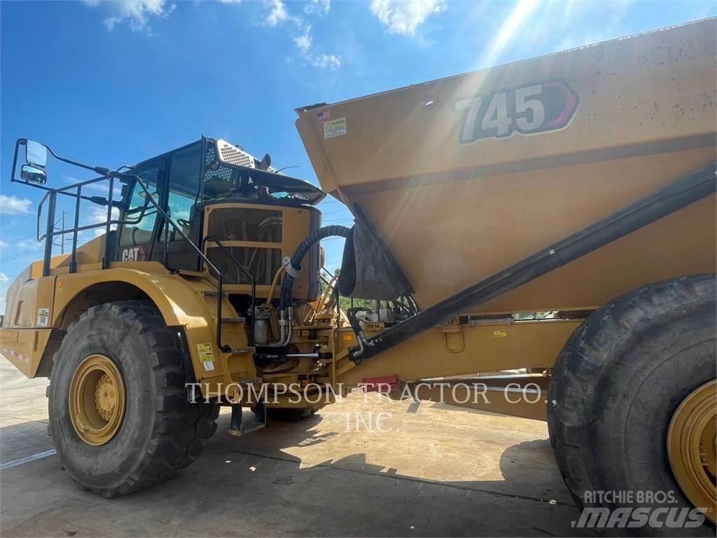 CAT 745 Belden kirma kaya kamyonu