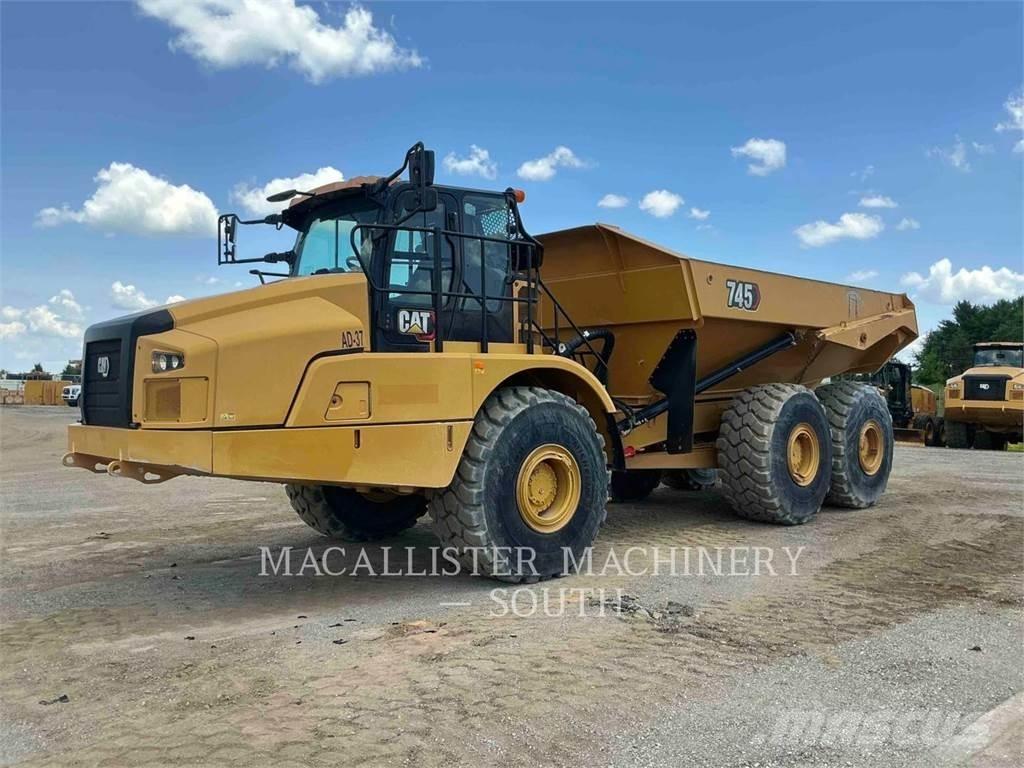 CAT 745 Belden kirma kaya kamyonu