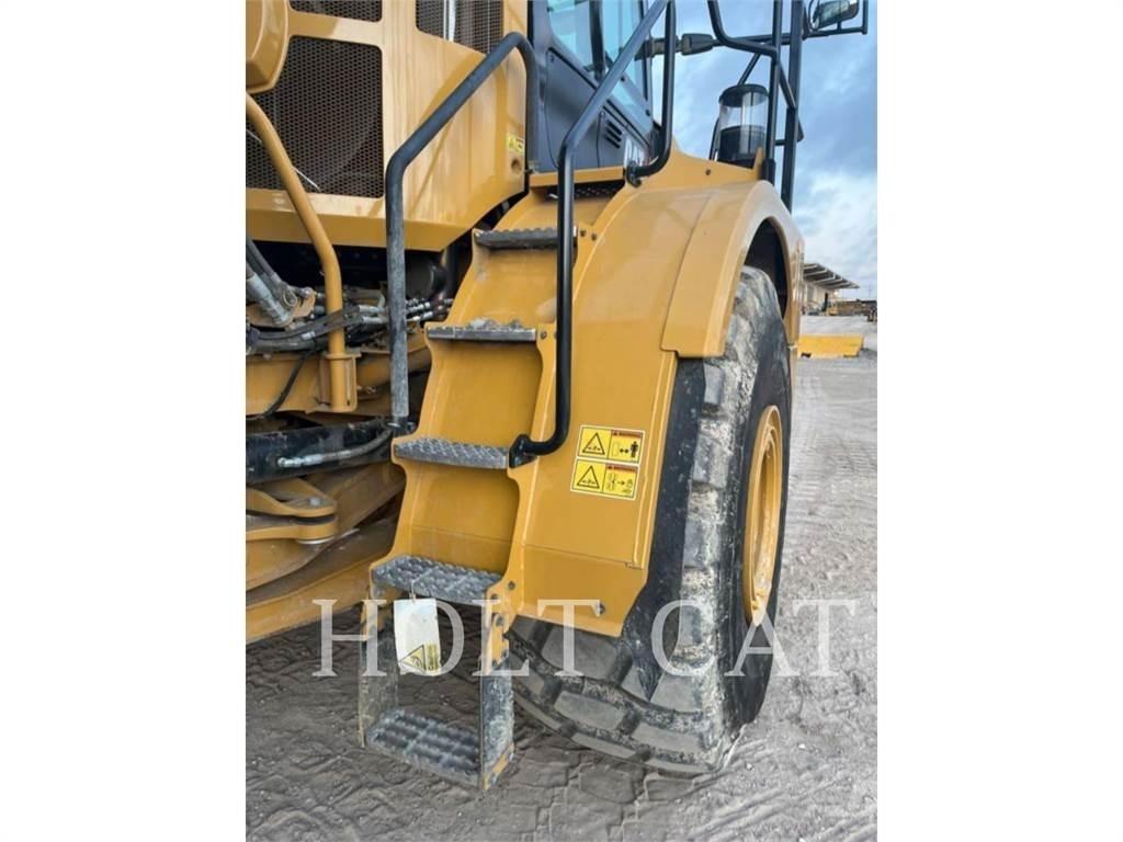 CAT 745 Belden kirma kaya kamyonu