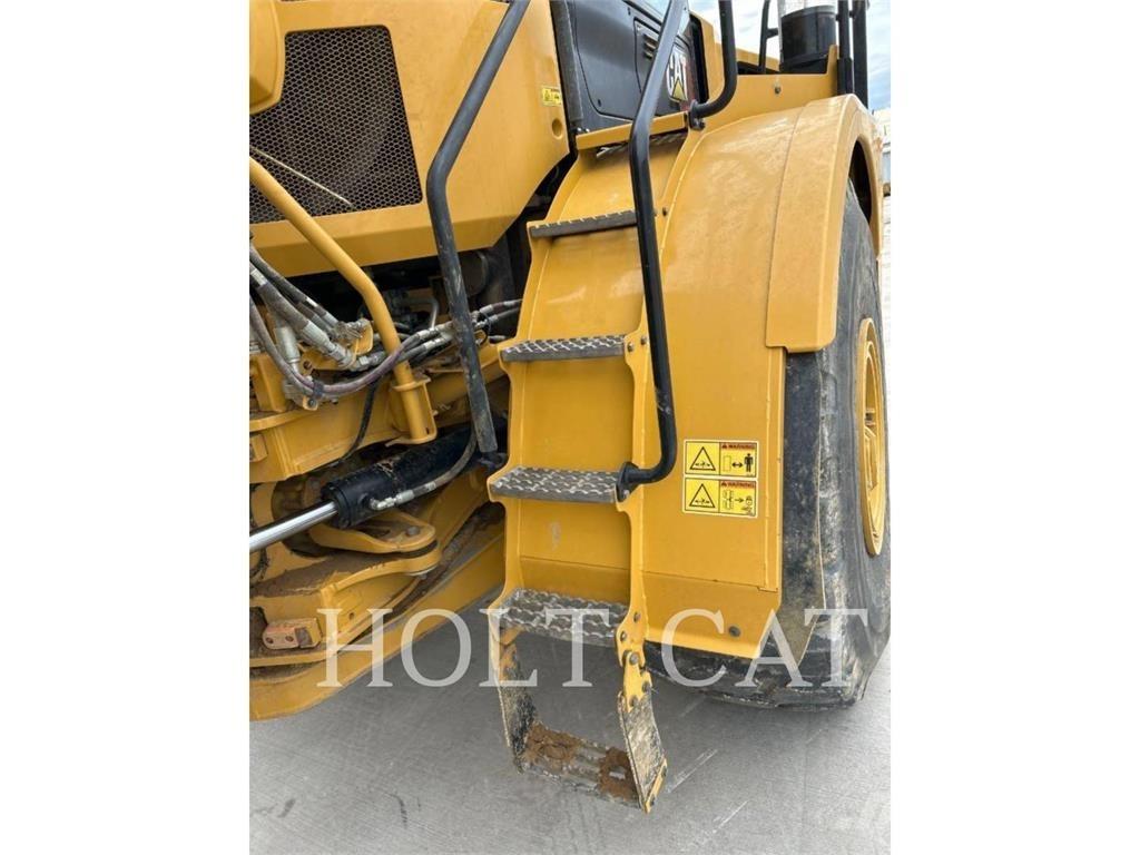 CAT 745 Belden kirma kaya kamyonu