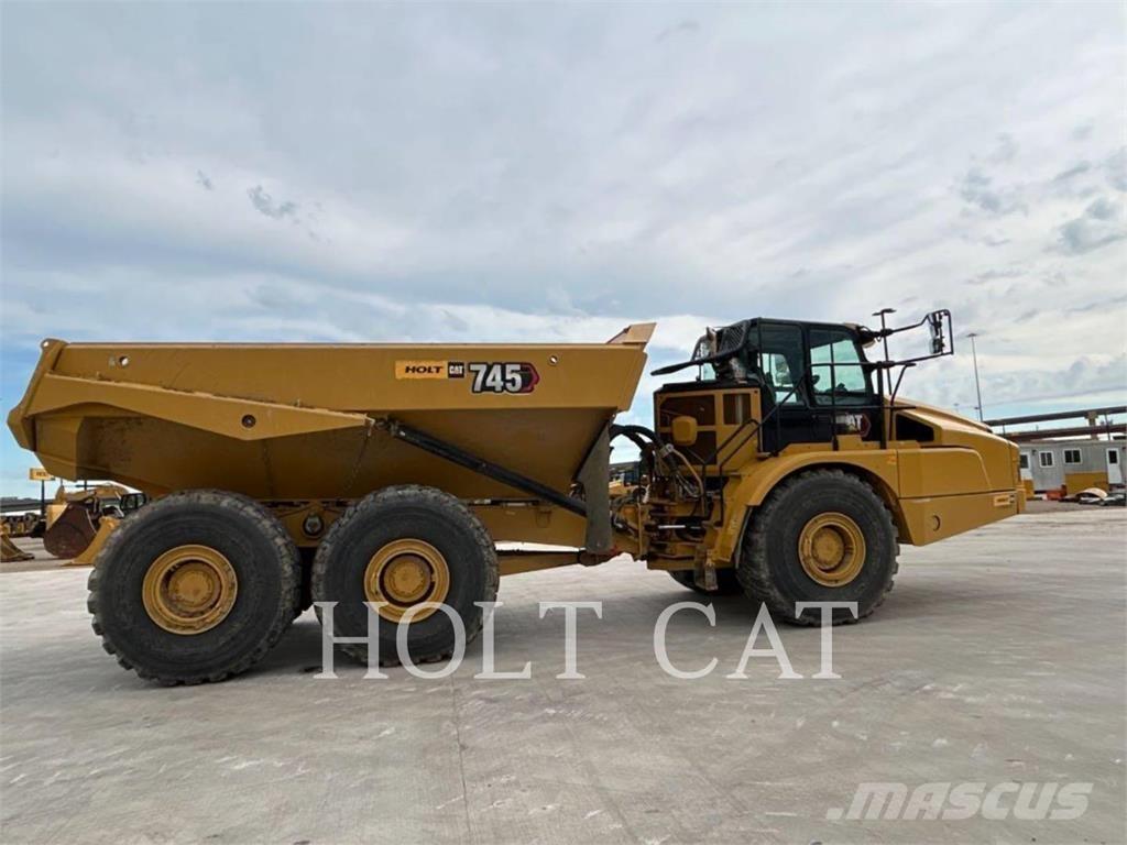CAT 745 Belden kirma kaya kamyonu