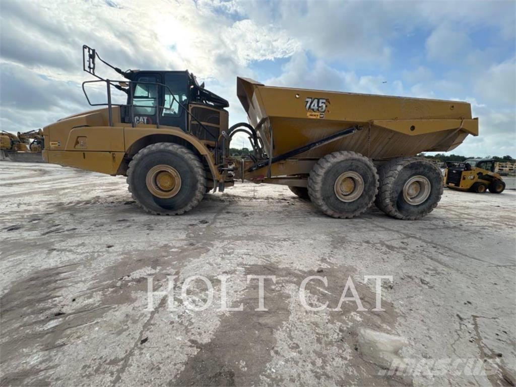 CAT 745 Belden kirma kaya kamyonu