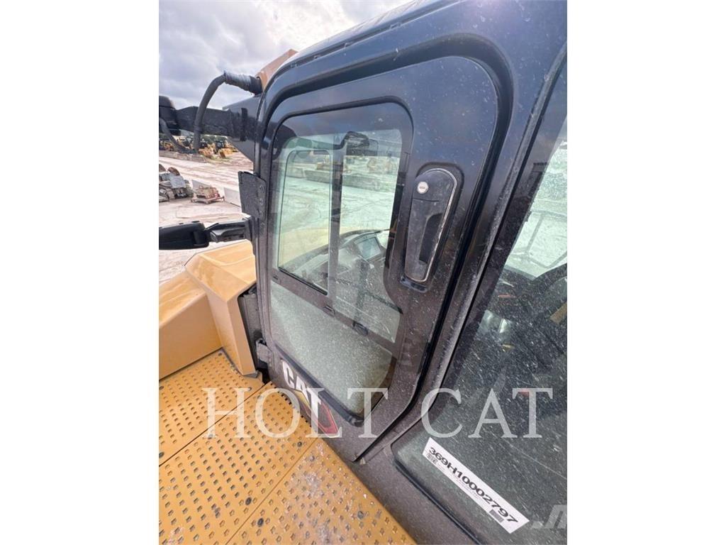 CAT 745 Belden kirma kaya kamyonu