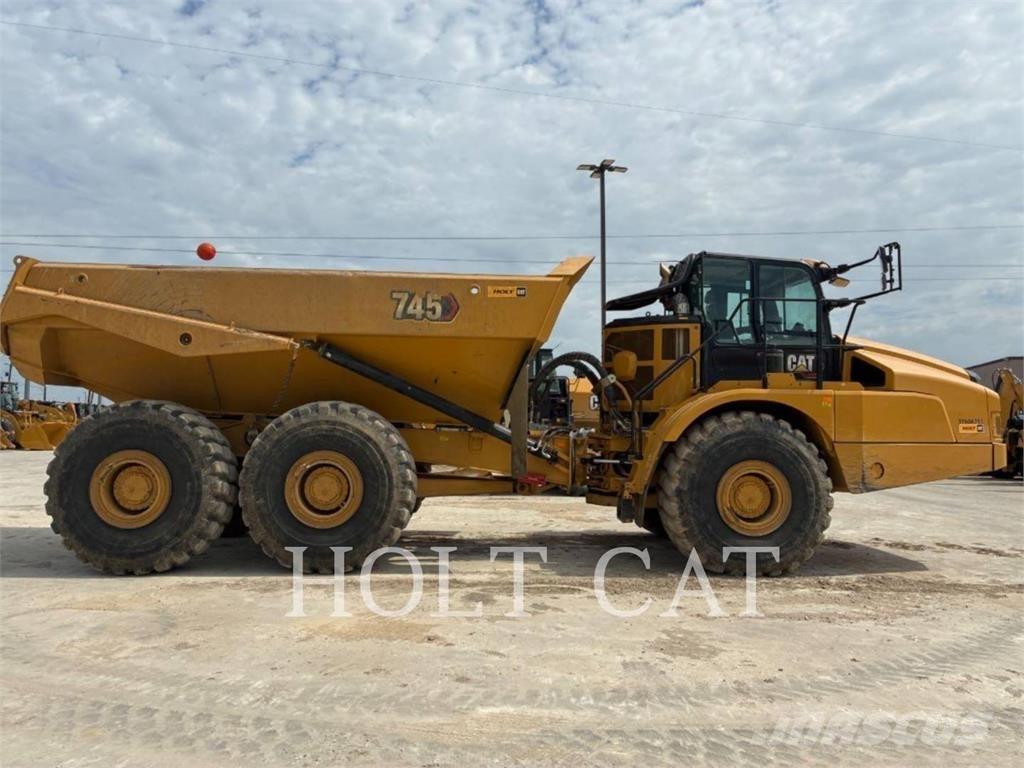 CAT 745 Belden kirma kaya kamyonu