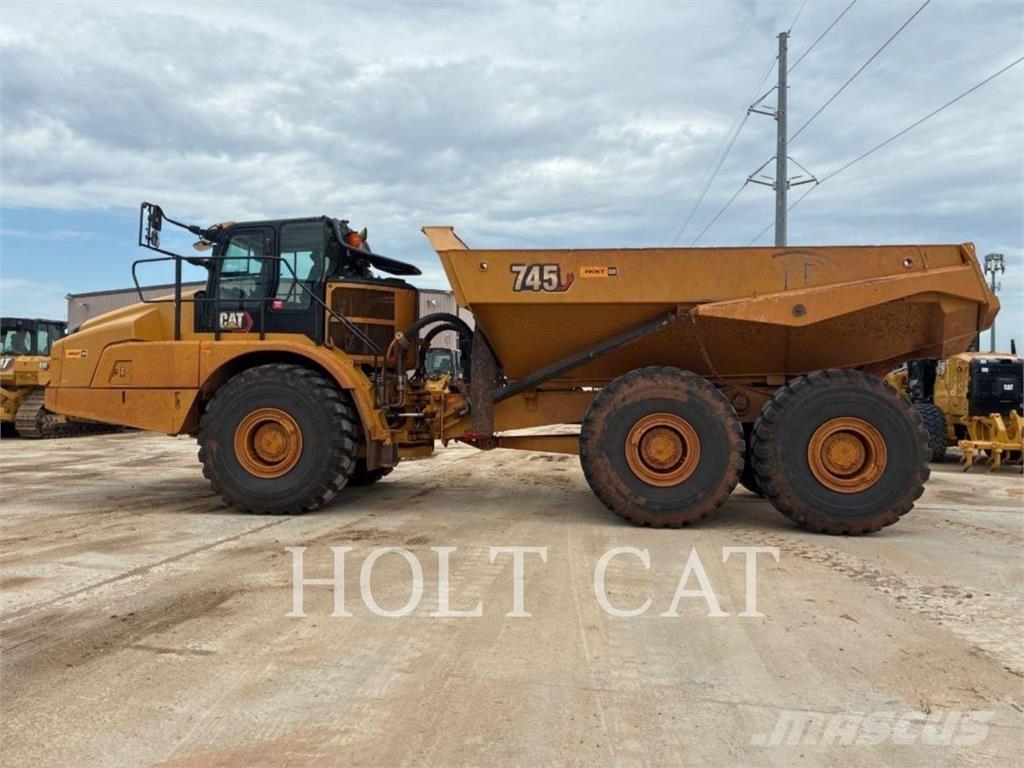 CAT 745 Belden kirma kaya kamyonu