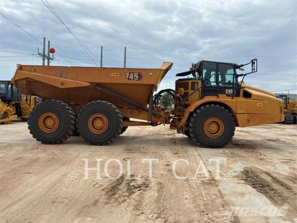 CAT 745 Belden kirma kaya kamyonu