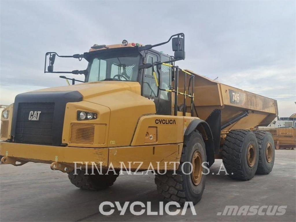 CAT 745 Belden kirma kaya kamyonu