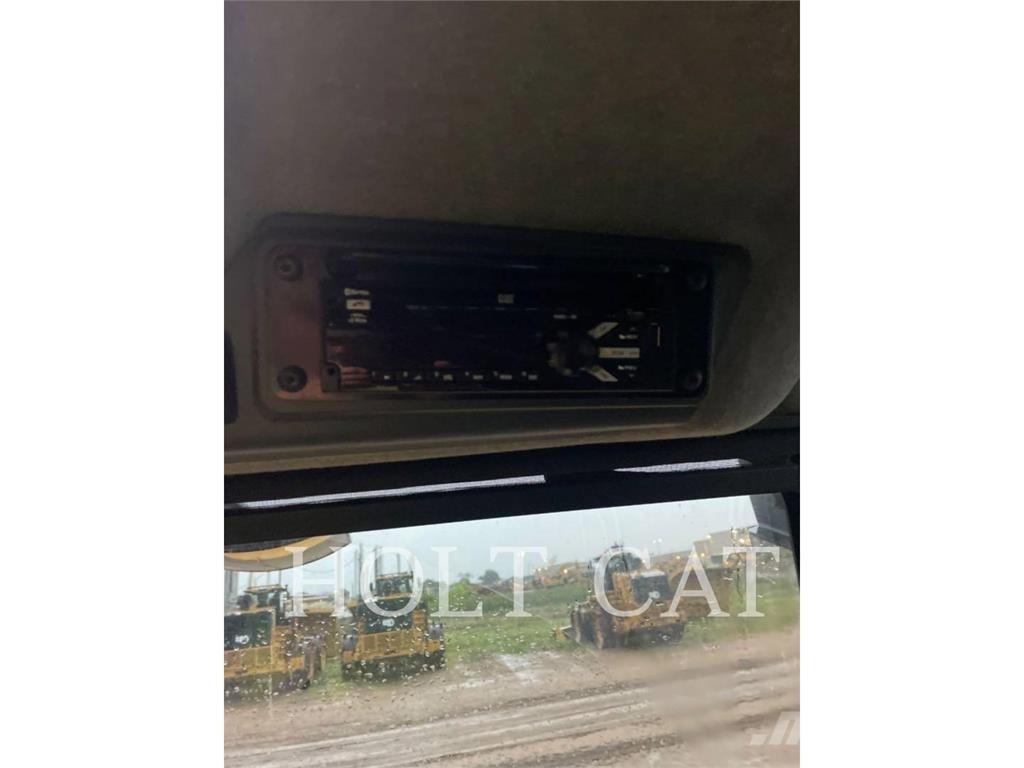 CAT 745 Belden kirma kaya kamyonu