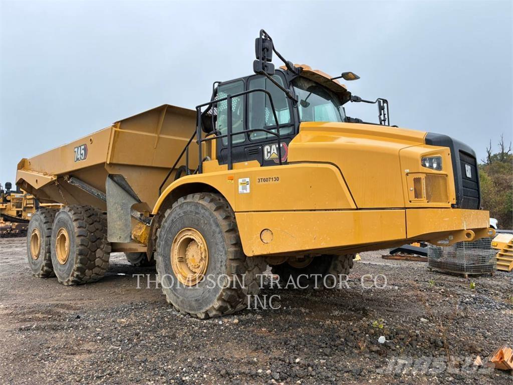 CAT 745 Belden kirma kaya kamyonu
