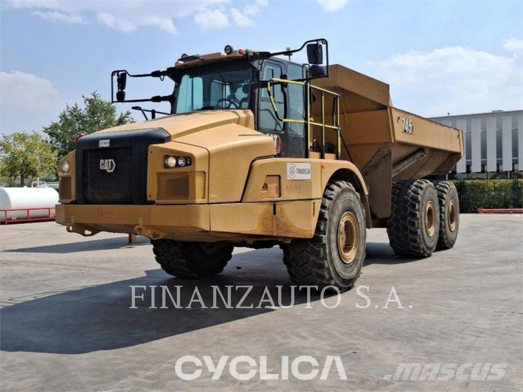 CAT 745 Belden kirma kaya kamyonu