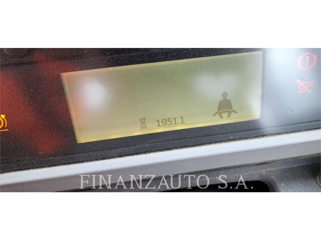 CAT 745 Belden kirma kaya kamyonu