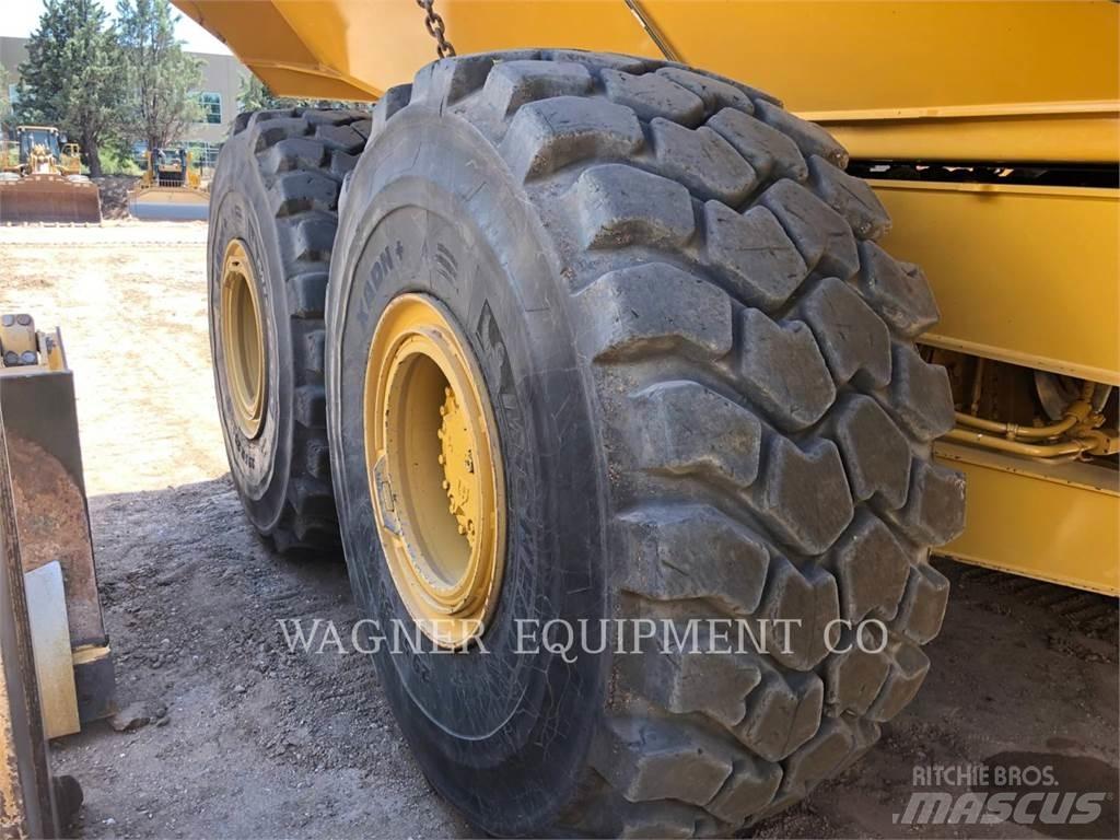 CAT 745 Belden kirma kaya kamyonu