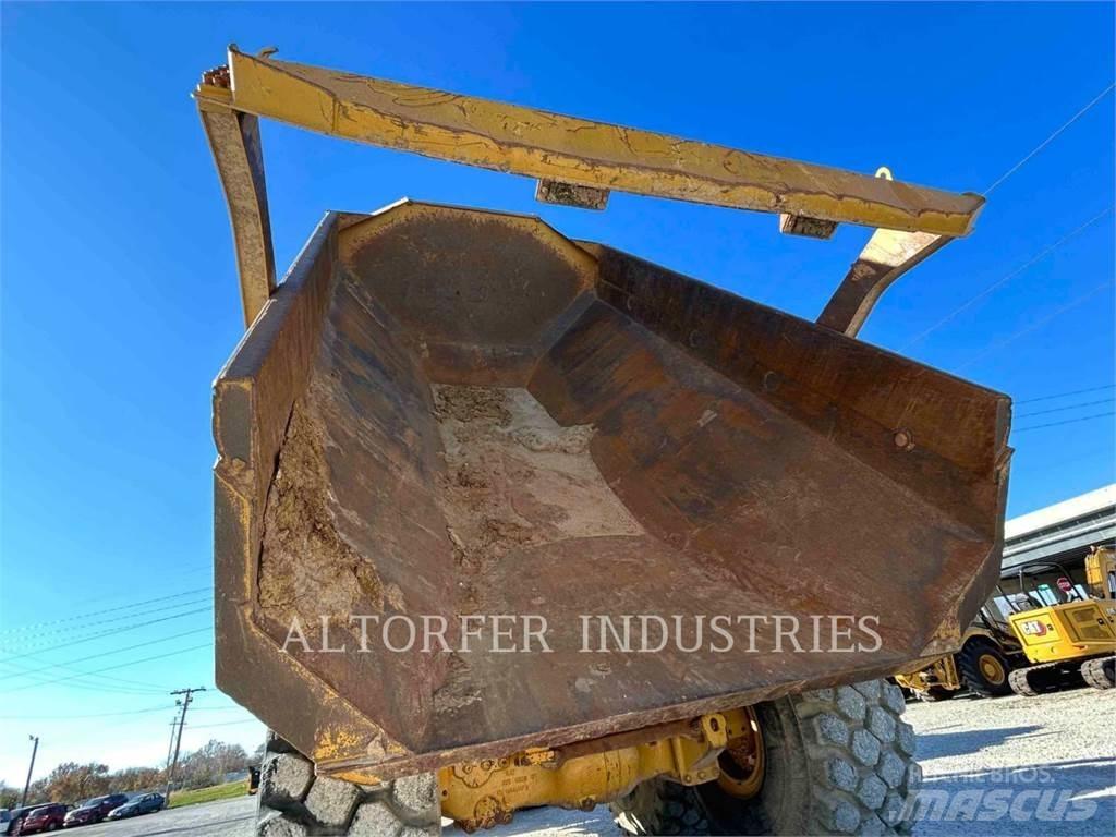 CAT 745 Belden kirma kaya kamyonu