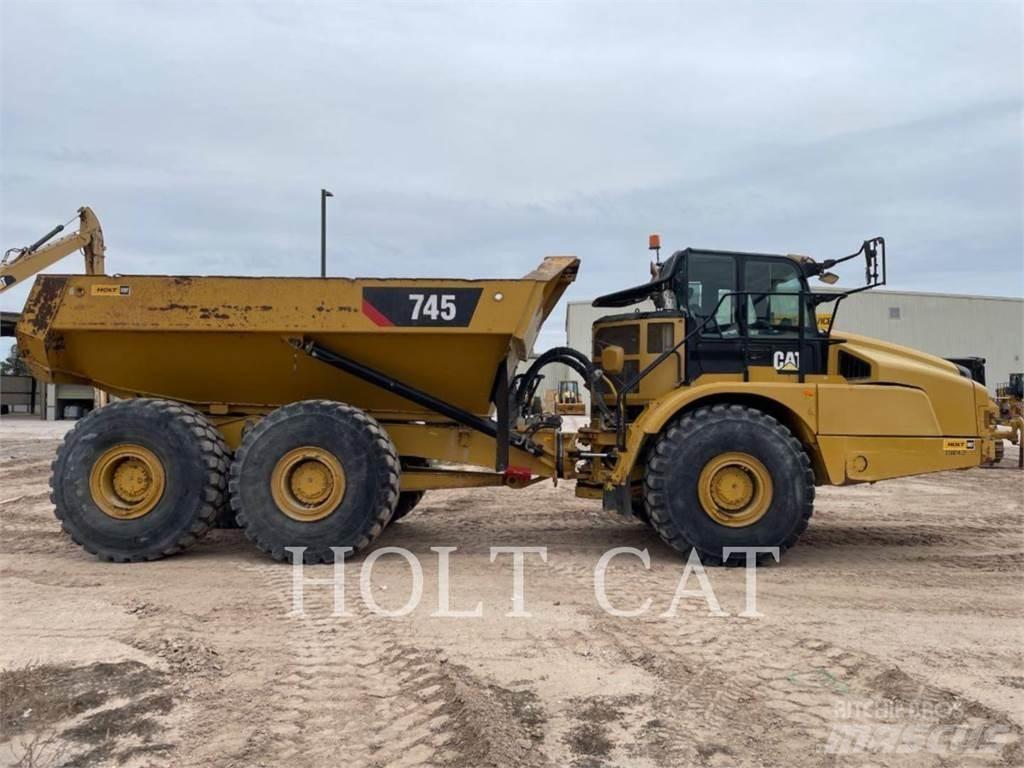 CAT 745 Belden kirma kaya kamyonu
