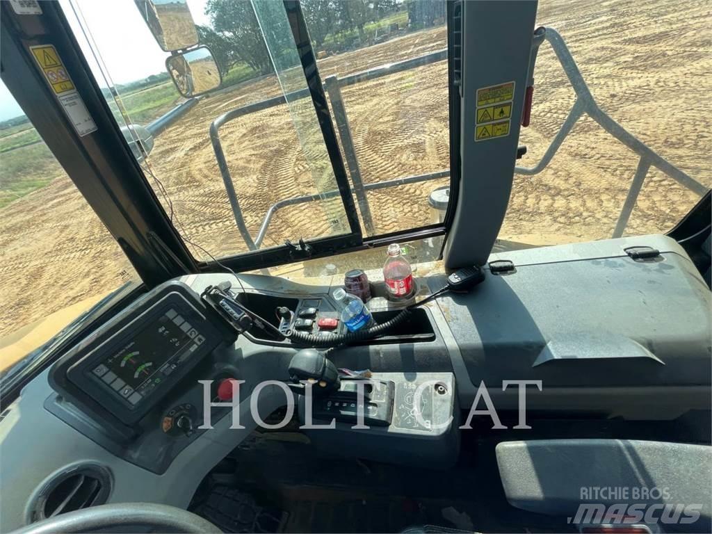 CAT 745-04 Belden kirma kaya kamyonu