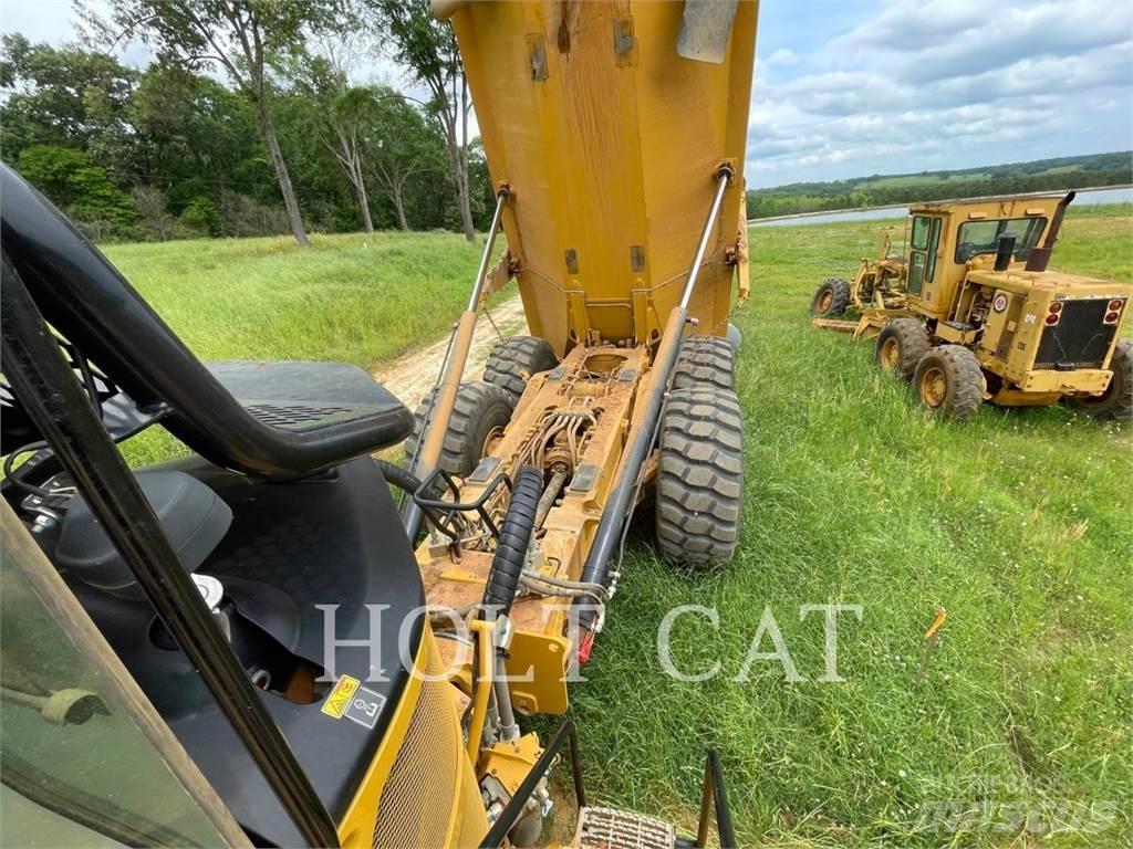 CAT 745-04 Belden kirma kaya kamyonu