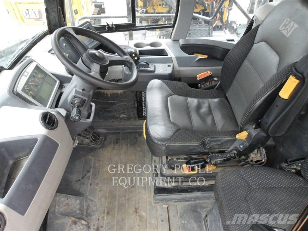 CAT 745-04 Belden kirma kaya kamyonu