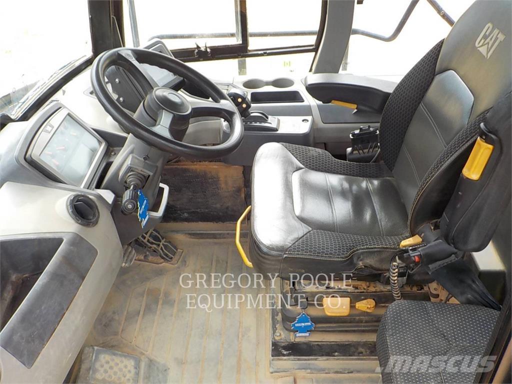 CAT 745-04 Belden kirma kaya kamyonu