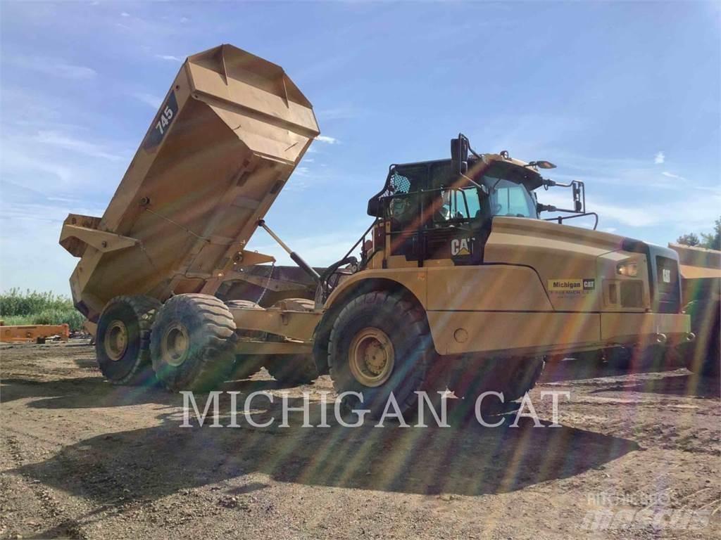 CAT 745 T Belden kirma kaya kamyonu