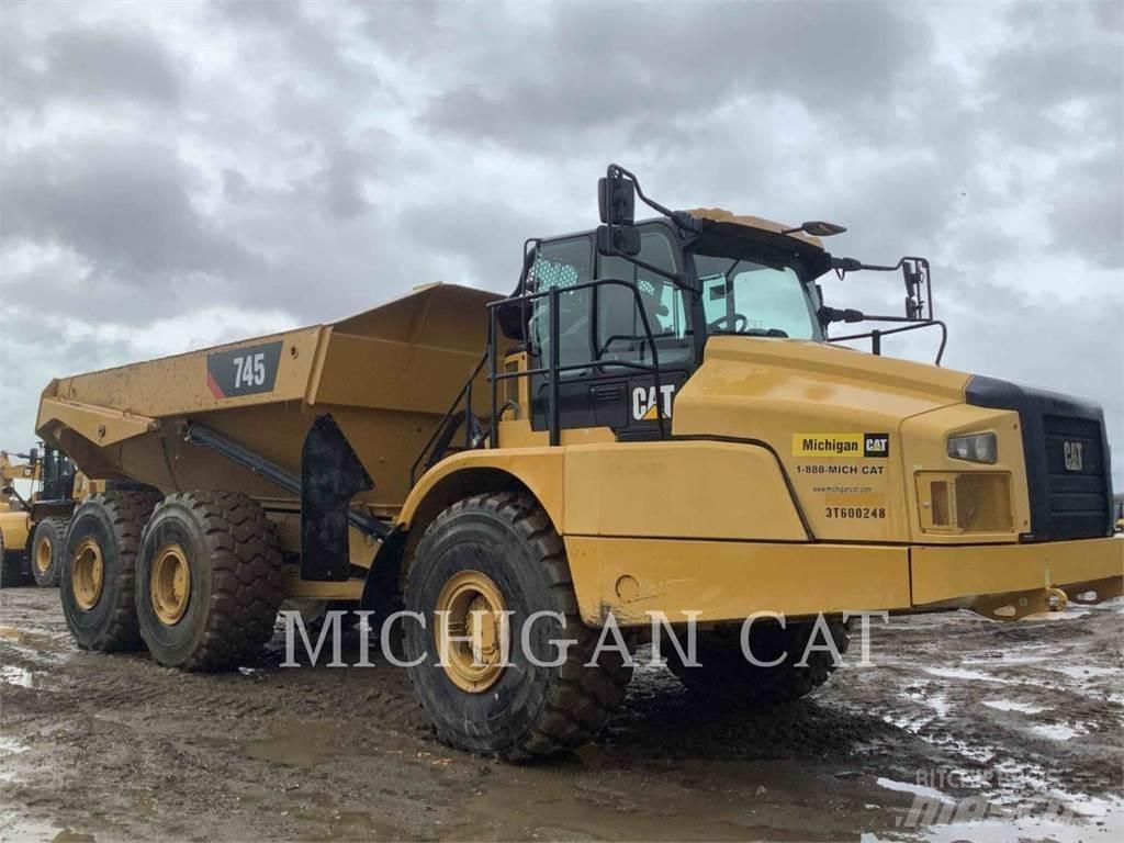 CAT 745 T Belden kirma kaya kamyonu