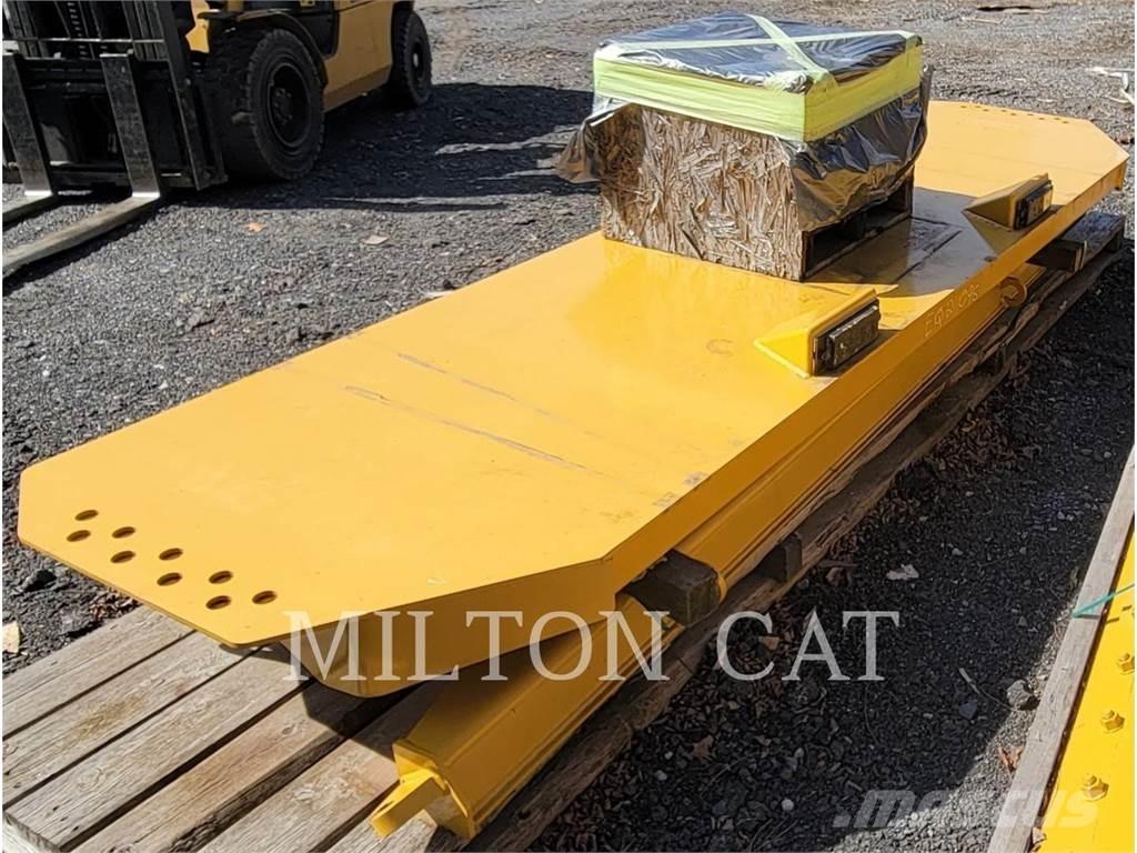 CAT 745 TAILGATE Saseler