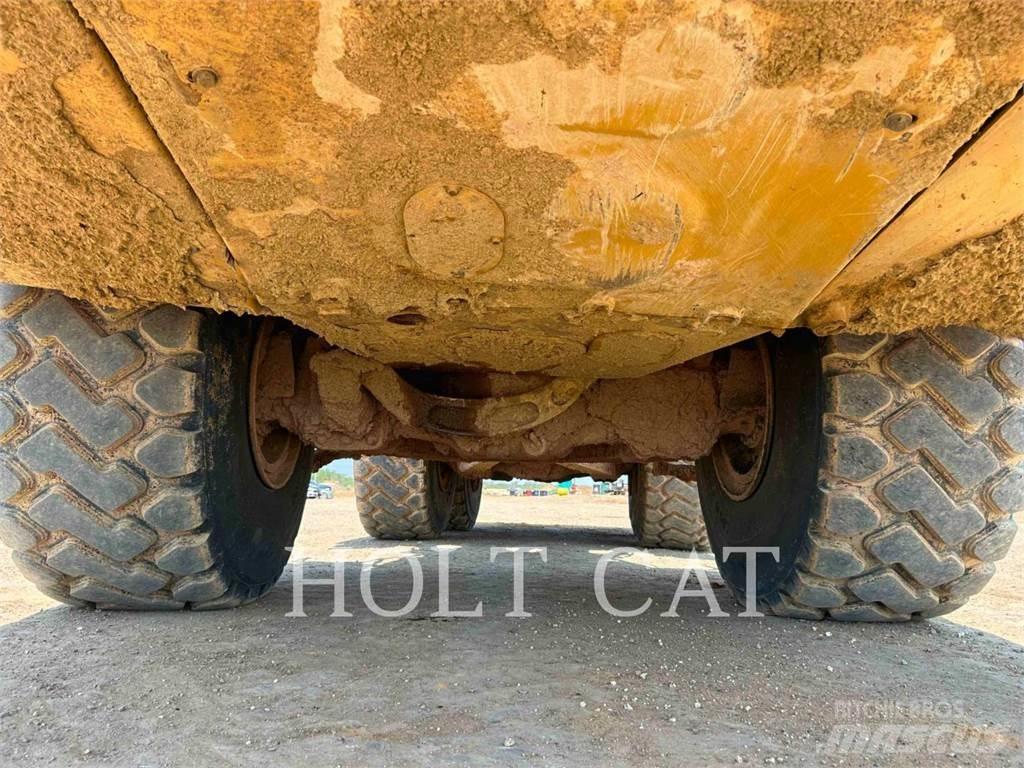CAT 74504 Belden kirma kaya kamyonu