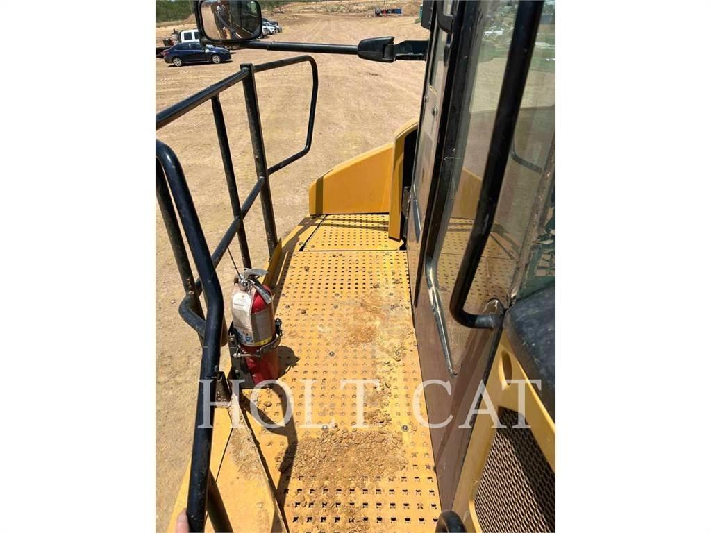 CAT 74504 Belden kirma kaya kamyonu