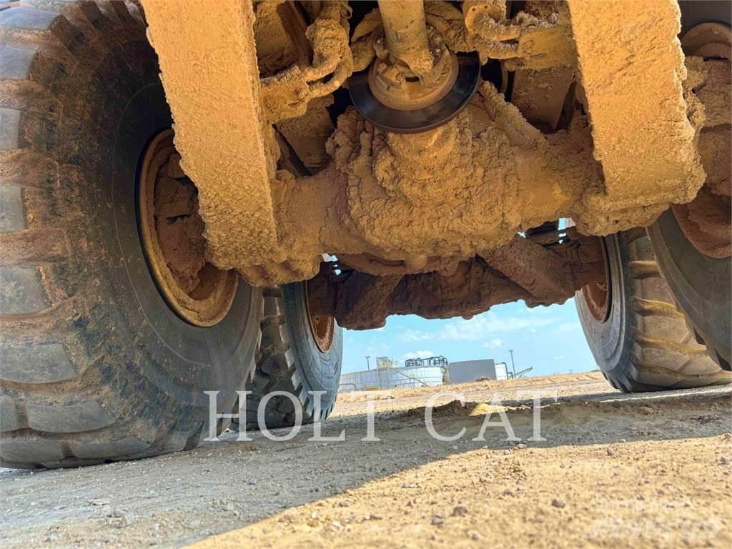 CAT 74504 Belden kirma kaya kamyonu