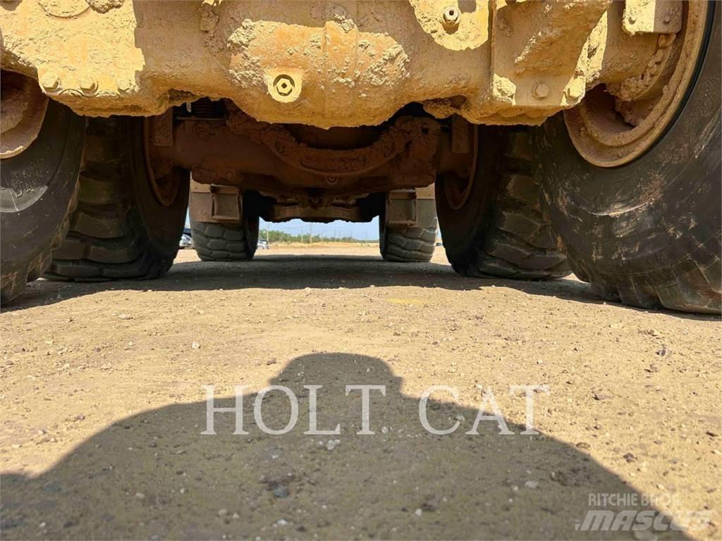 CAT 74504 Belden kirma kaya kamyonu