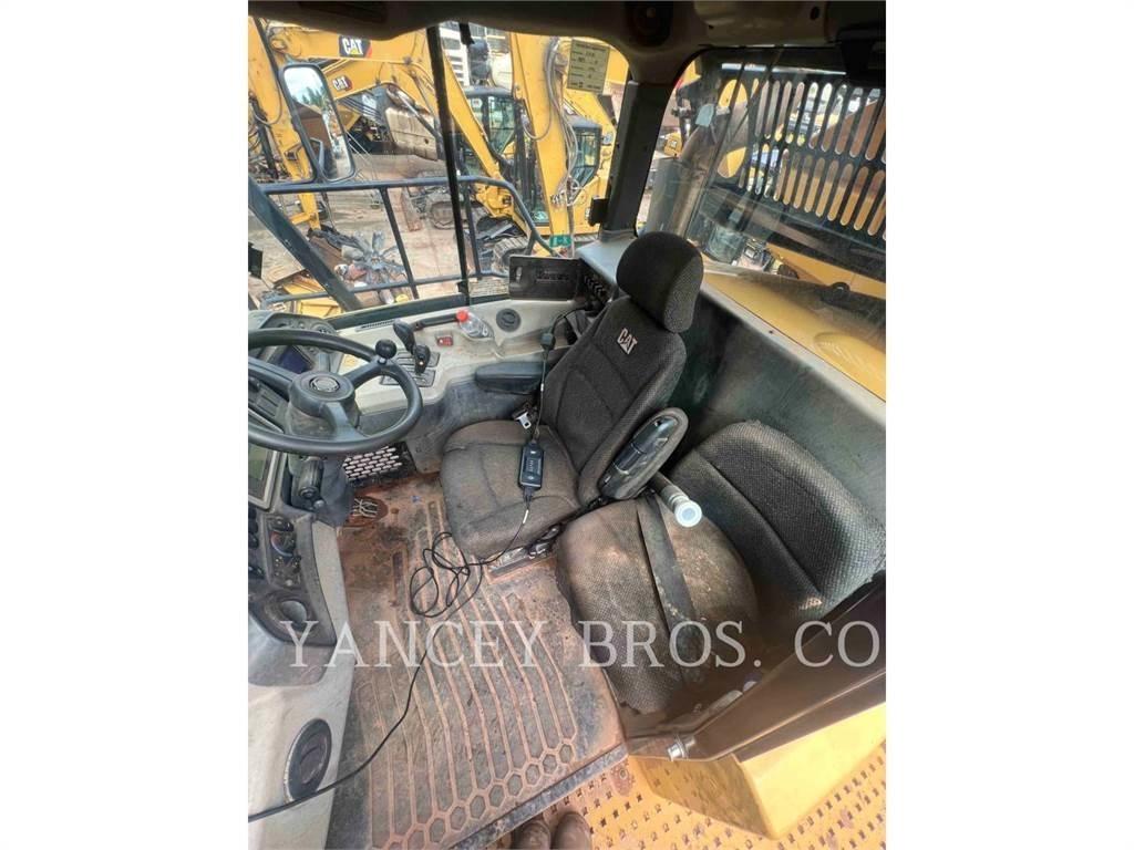 CAT 745C Belden kirma kaya kamyonu