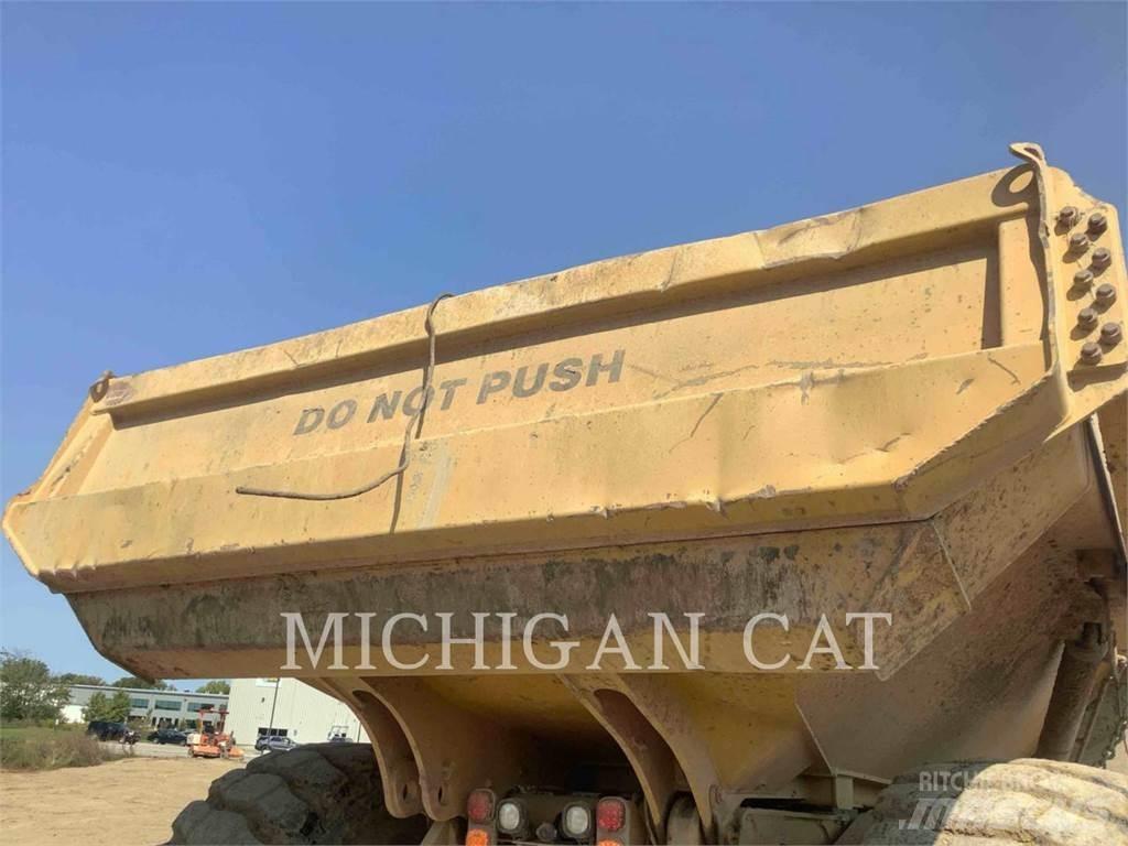 CAT 745C Belden kirma kaya kamyonu