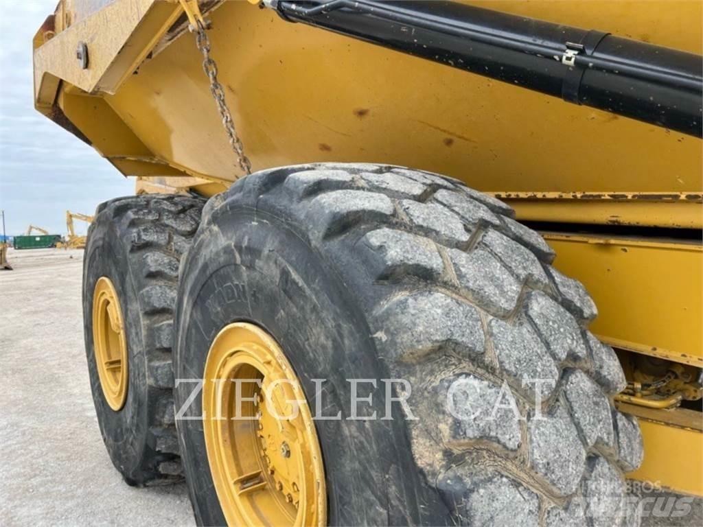 CAT 745C Belden kirma kaya kamyonu