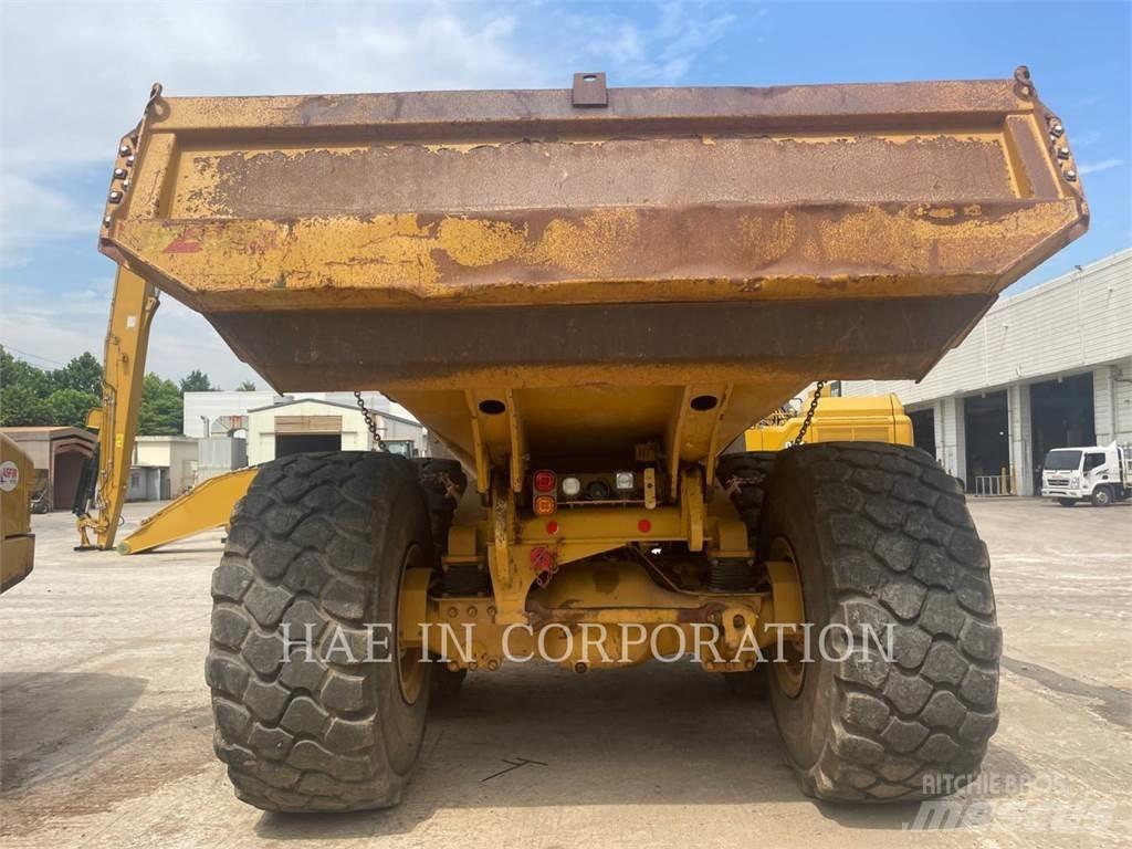 CAT 745C Belden kirma kaya kamyonu