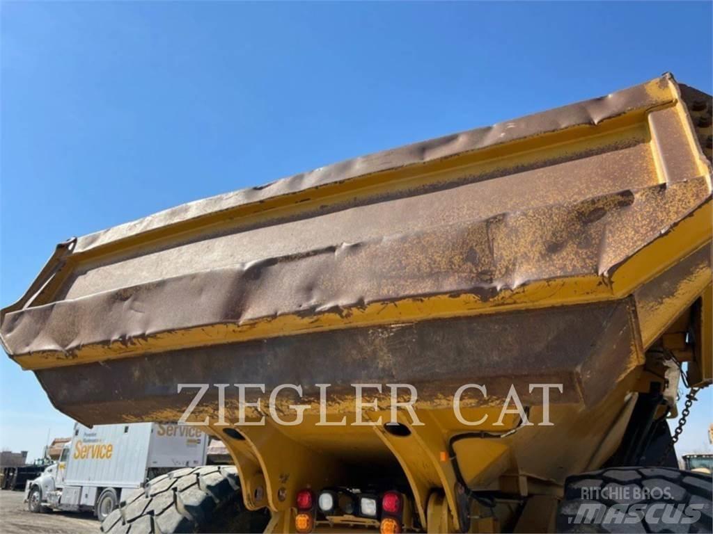 CAT 745C Belden kirma kaya kamyonu