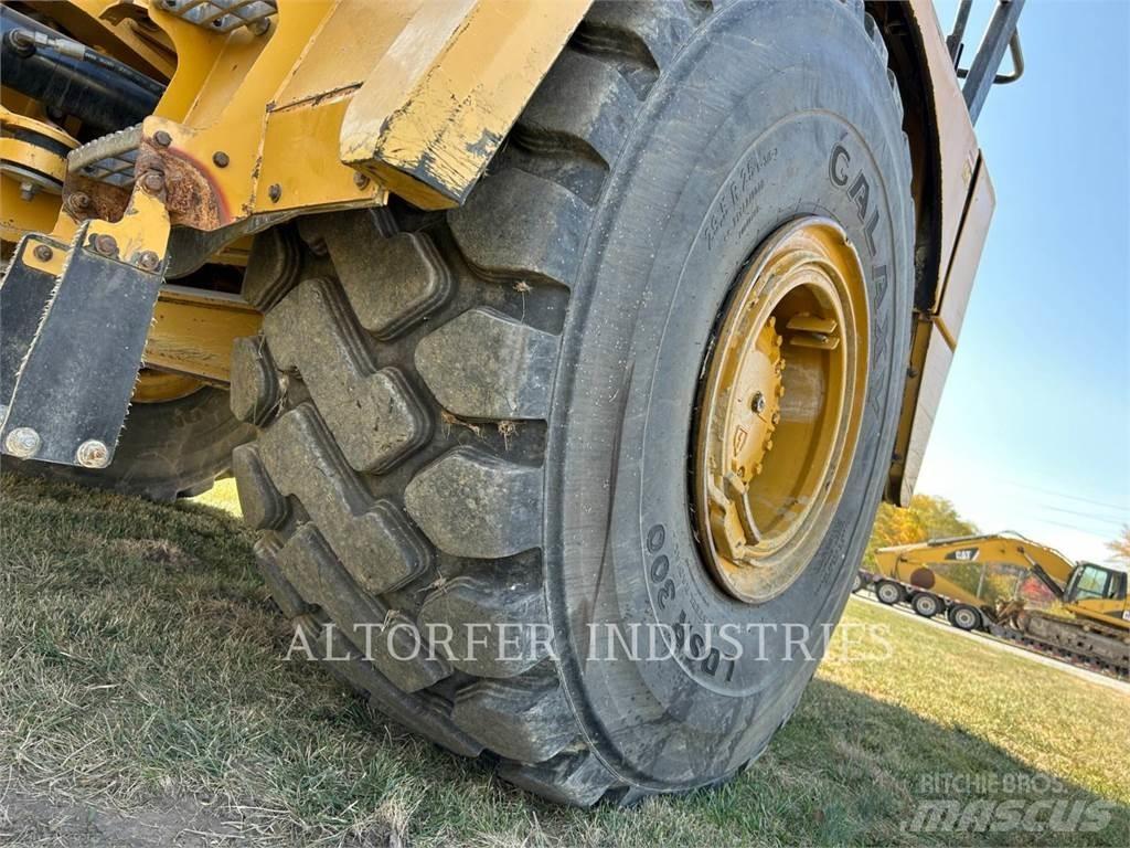 CAT 745C Belden kirma kaya kamyonu