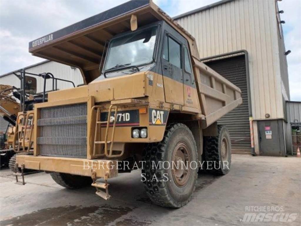 CAT 771D Belden kirma kaya kamyonu
