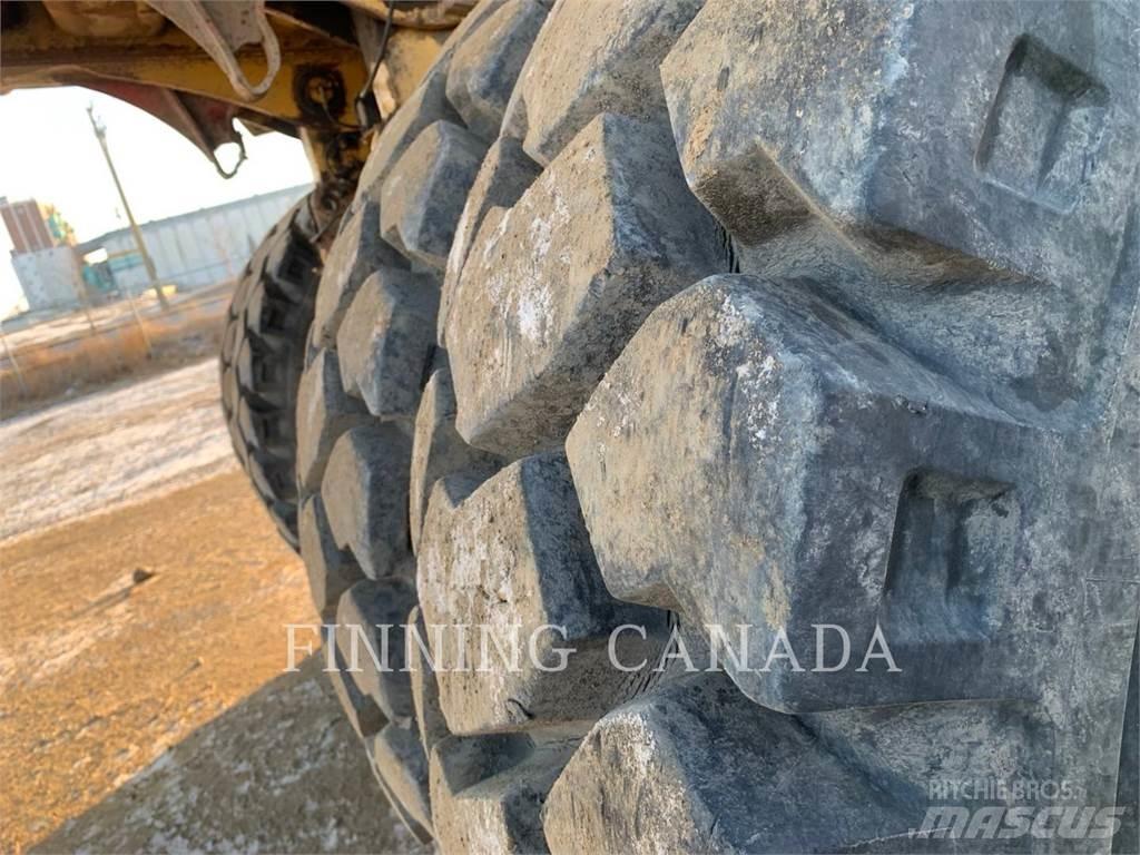 CAT 772 Belden kirma kaya kamyonu