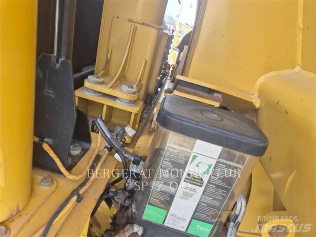 CAT 772G Belden kirma kaya kamyonu