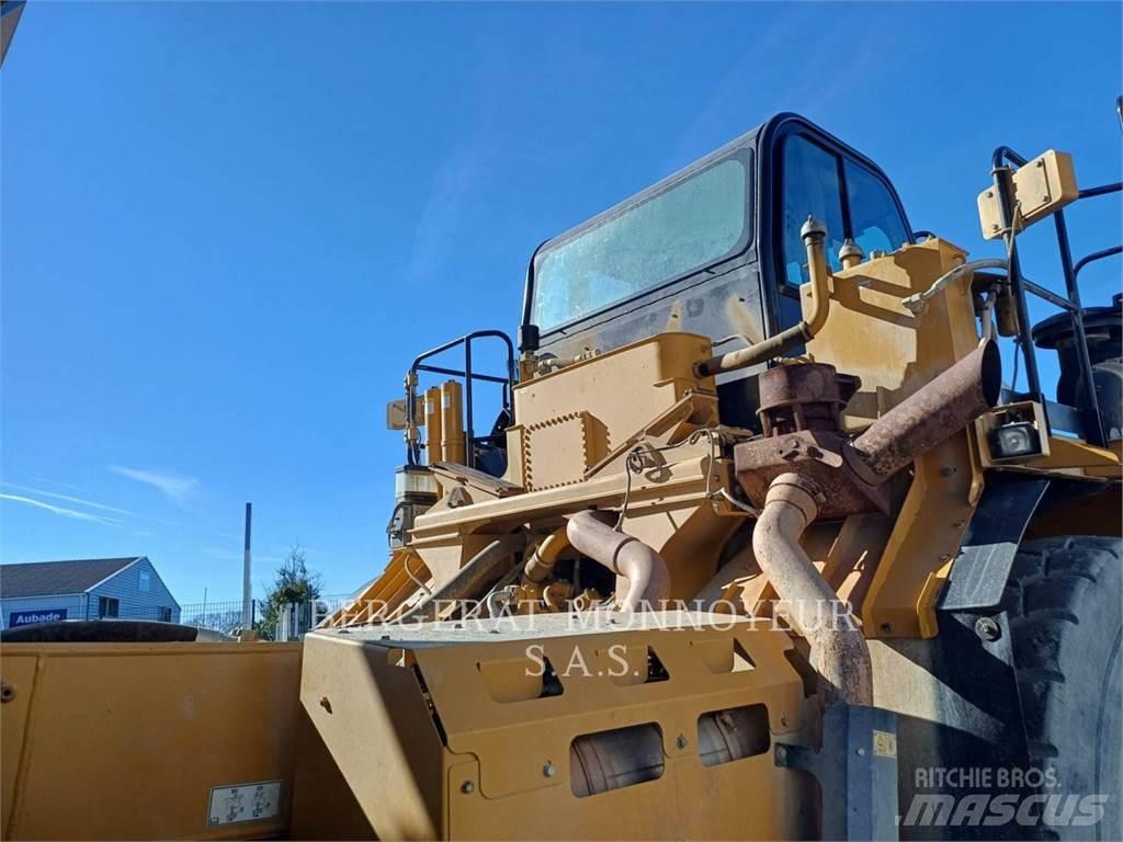 CAT 772G Belden kirma kaya kamyonu