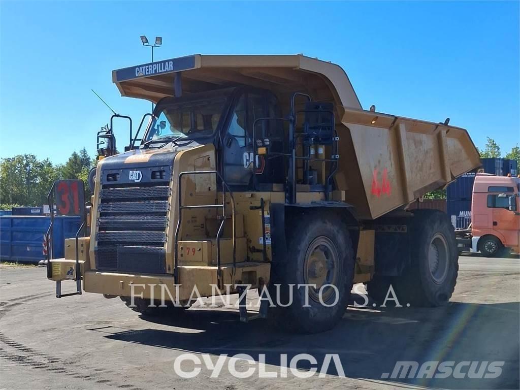 CAT 772G Belden kirma kaya kamyonu