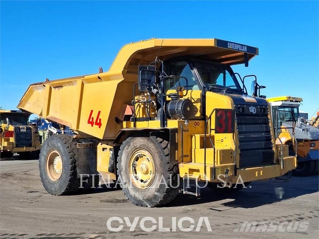CAT 772G Belden kirma kaya kamyonu