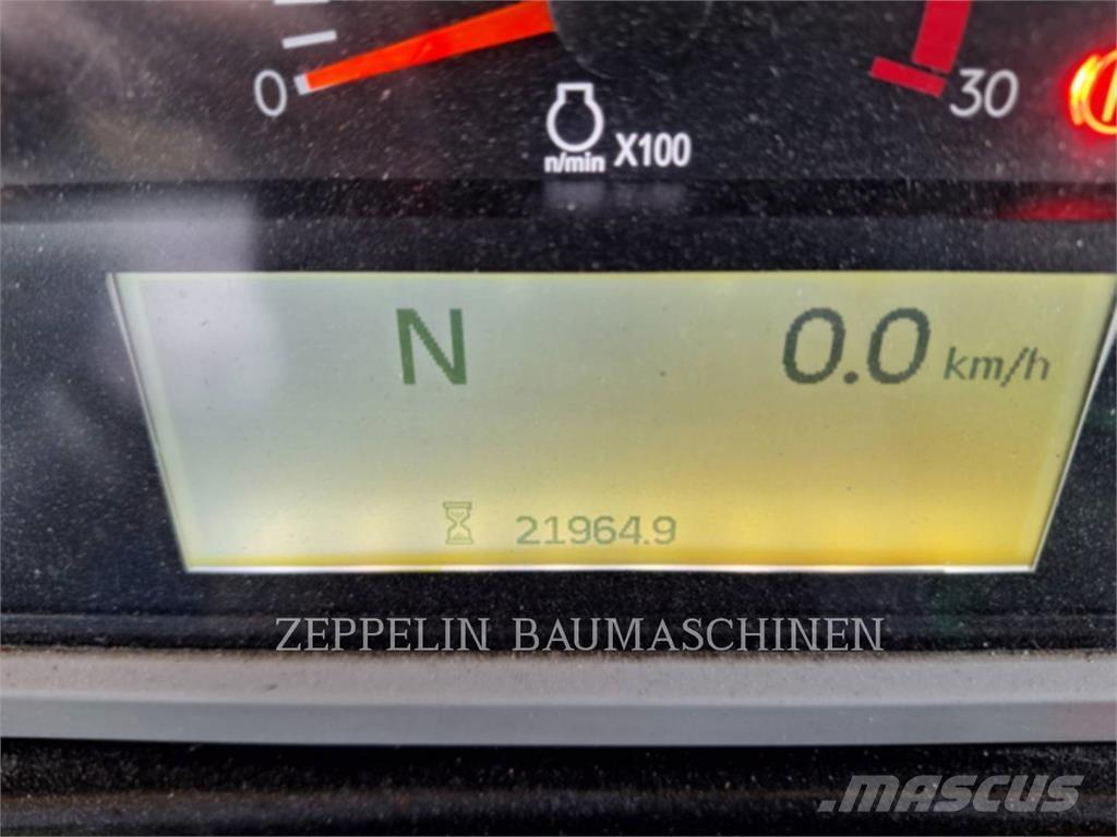 CAT 772G Belden kirma kaya kamyonu