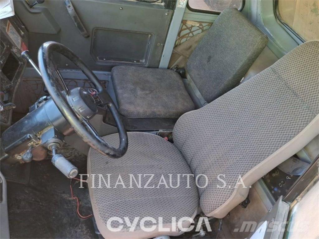 CAT 773E Belden kirma kaya kamyonu