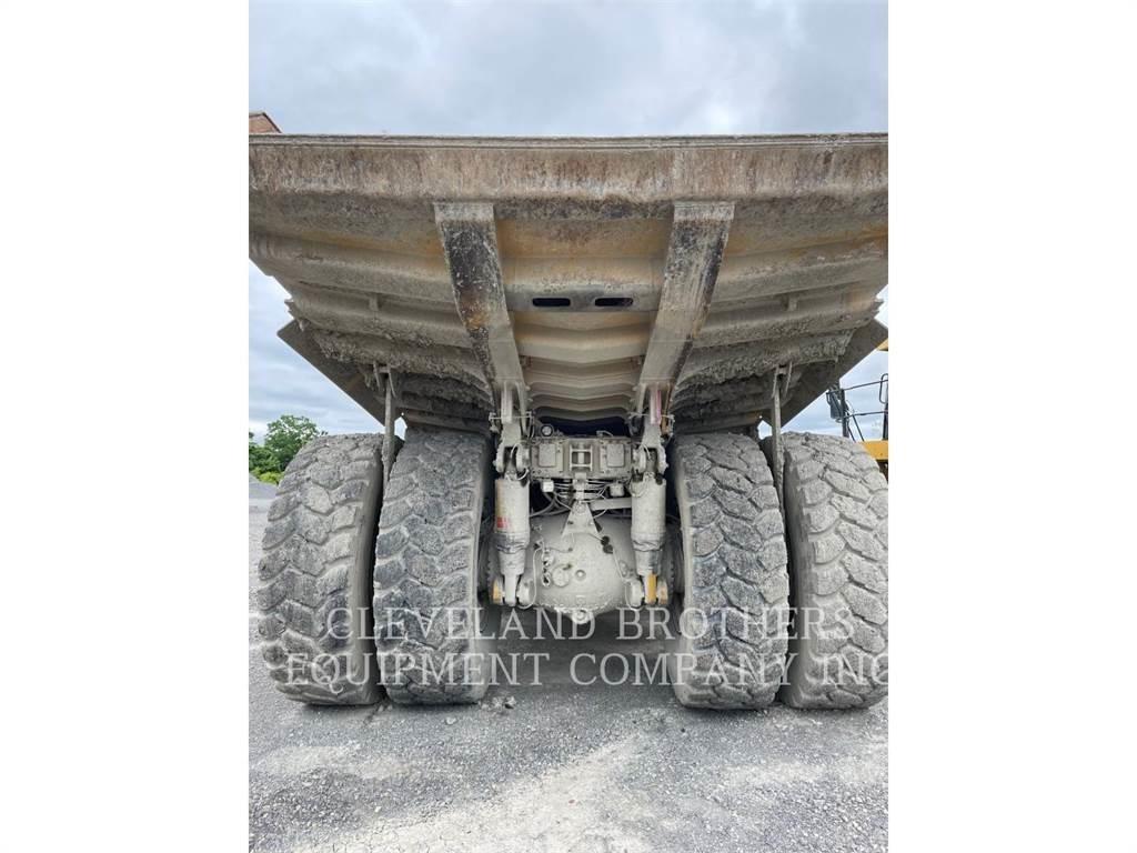 CAT 773G Belden kirma kaya kamyonu