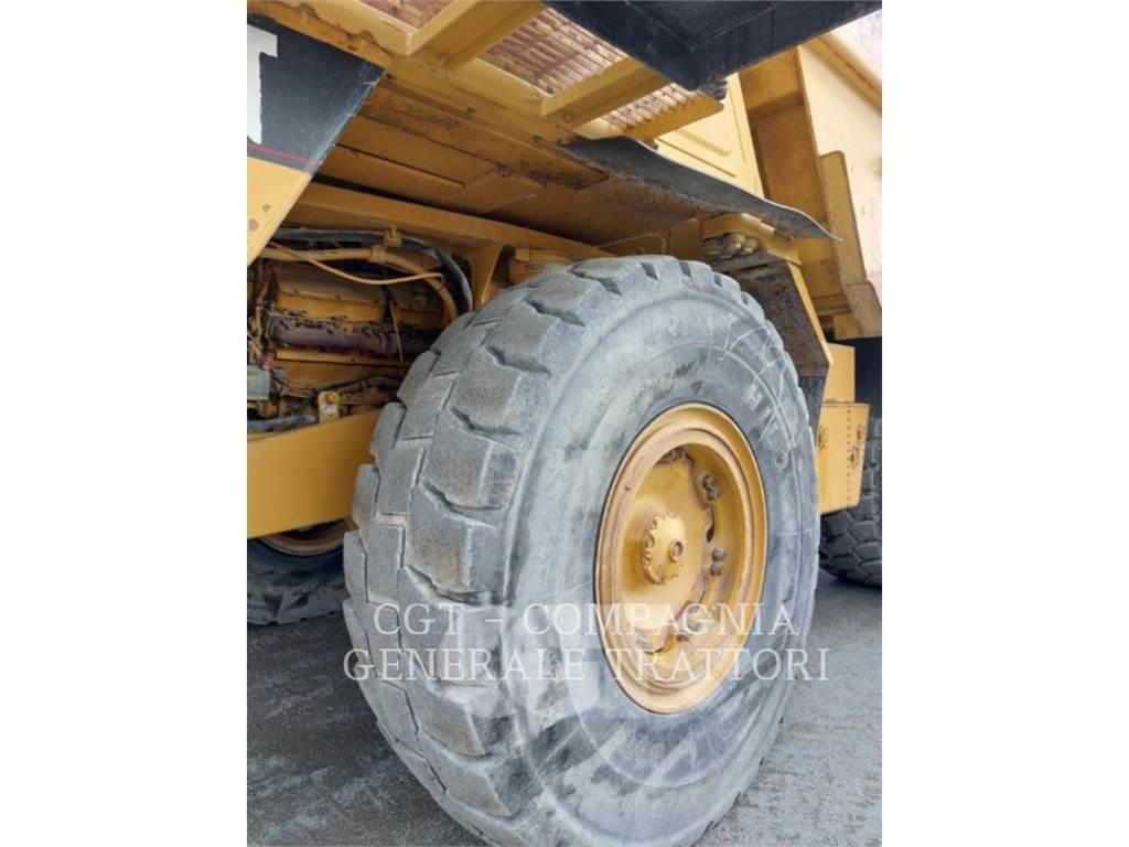 CAT 775B Belden kirma kaya kamyonu